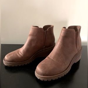 Soft Moc Women’s Josie Chelsea Boot Size 40